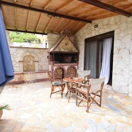 Holiday Villa Vee Nea Skioni Exteriör bild