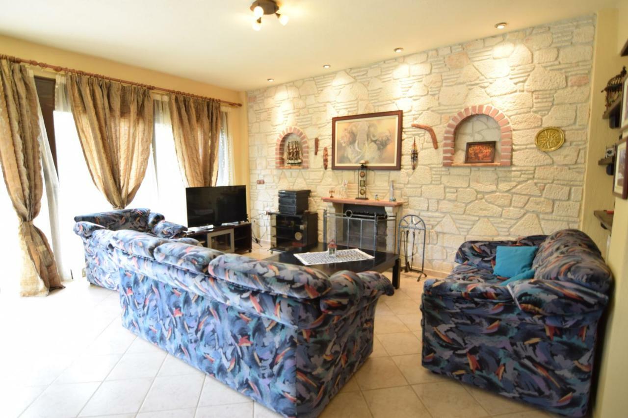 Holiday Villa Vee Nea Skioni Exteriör bild